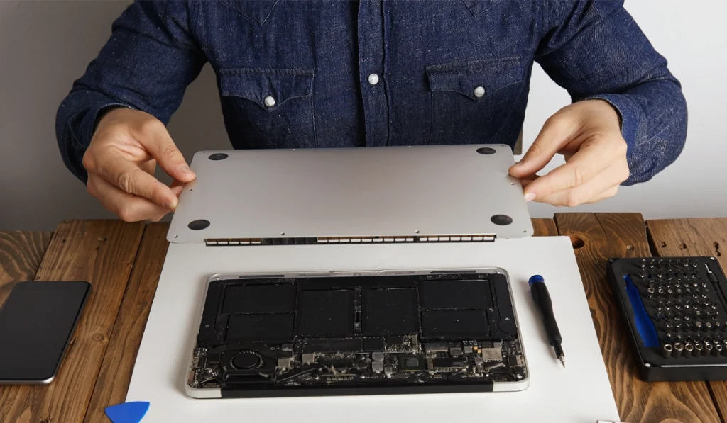 آشنایی با ۷ قطعه اصلی لپتاپ