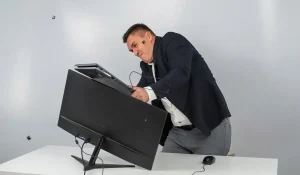 مانیتور روشن نمی شود