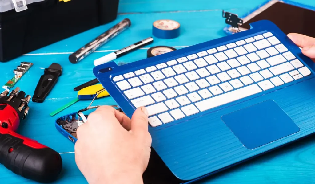 راهنمای کامل تعمیر لوازم جانبی لپتاپ (پورت، فن، شارژر و بیشتر)